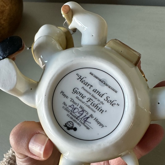 Bradford exchange heart and sole gone fishin turtle music trinket box - Picture 10 of 13